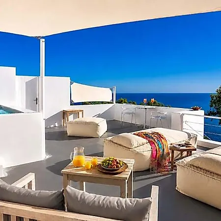 מלון Santorini Heights 4*
