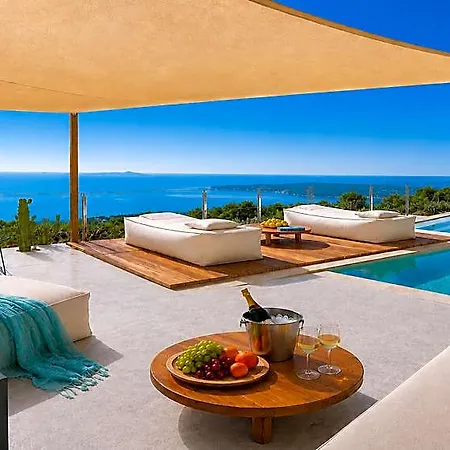 Santorini Heights 4* Pýrgos