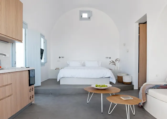 Santorini Heights 4* Pýrgos