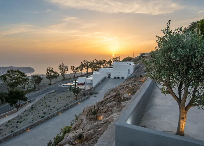 Hotel Santorini Heights 4*