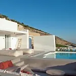 Santorini Heights Hotel Pýrgos