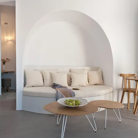 Santorini Heights Pýrgos