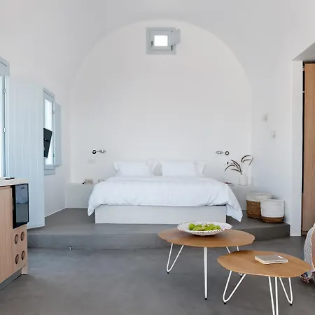 Santorini Heights 4* Pyrgos Kallistis
