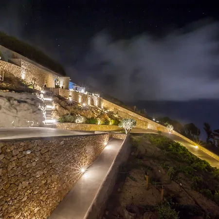 Santorini Heights 4*