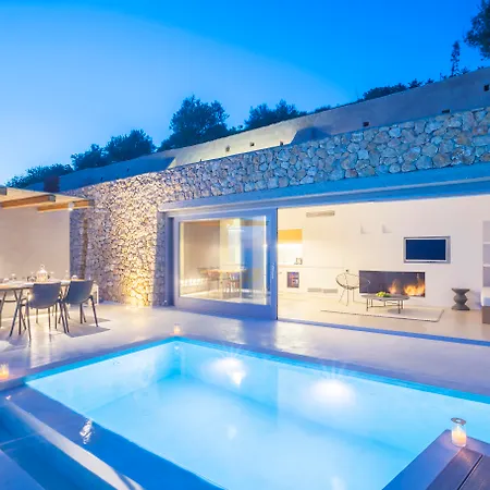 Santorini Heights Hotel