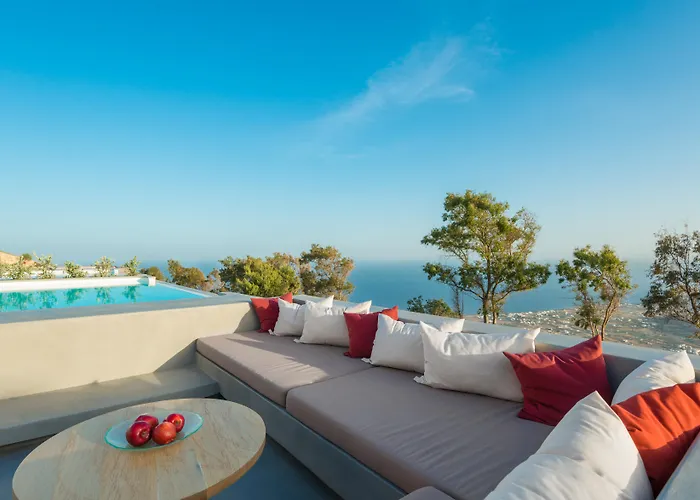 Santorini Heights Пиргос