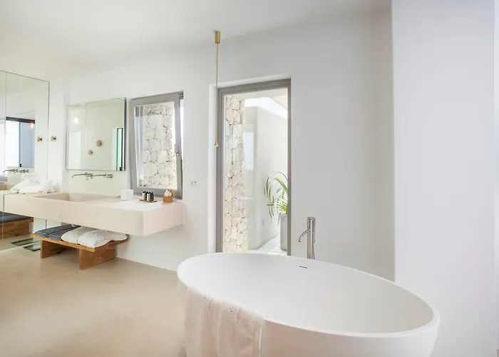 Santorini Heights 4*