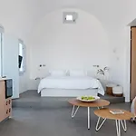 Santorini Heights 4* Pyrgos Kallistis
