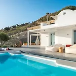 Santorini Heights Hotel 4*
